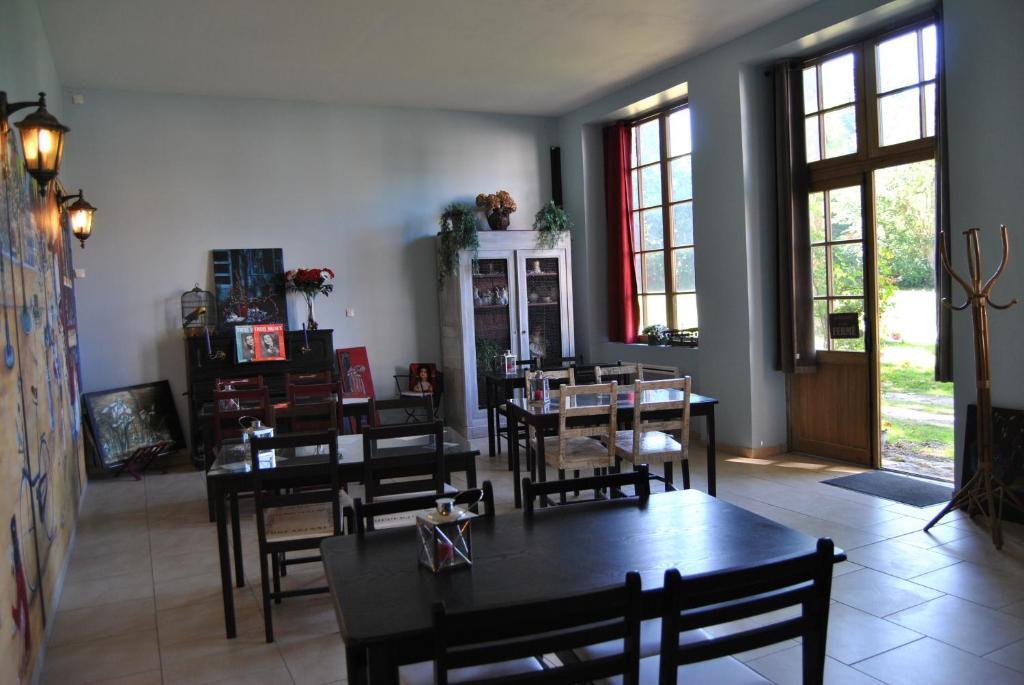 Hotel Logis Relais Des Caillères Saint Pavace Esterno foto