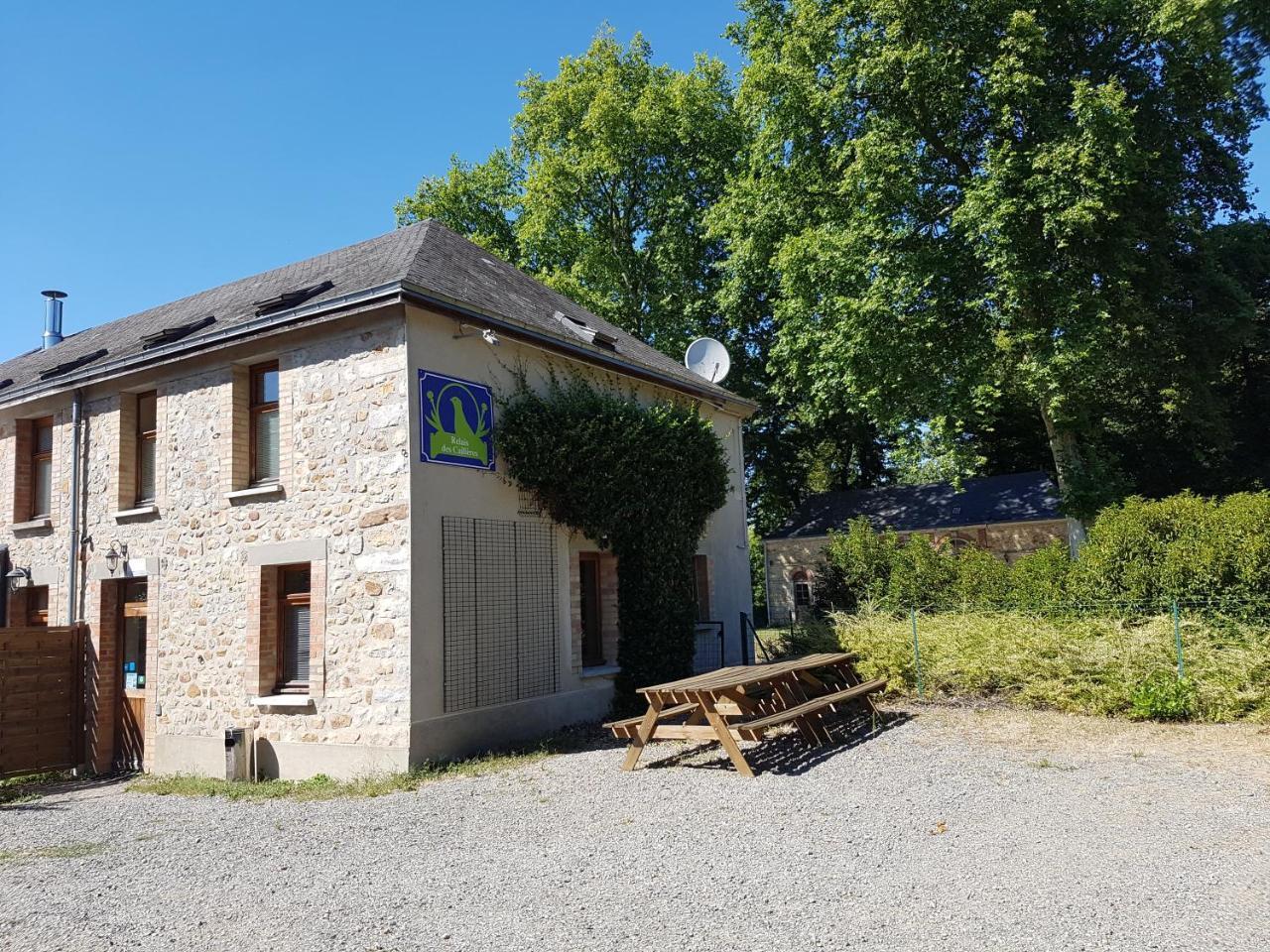 Hotel Logis Relais Des Caillères Saint Pavace Esterno foto