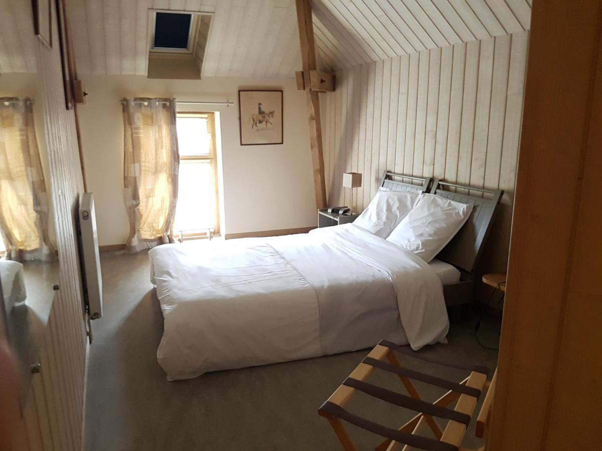 Hotel Logis Relais Des Caillères Saint Pavace Esterno foto