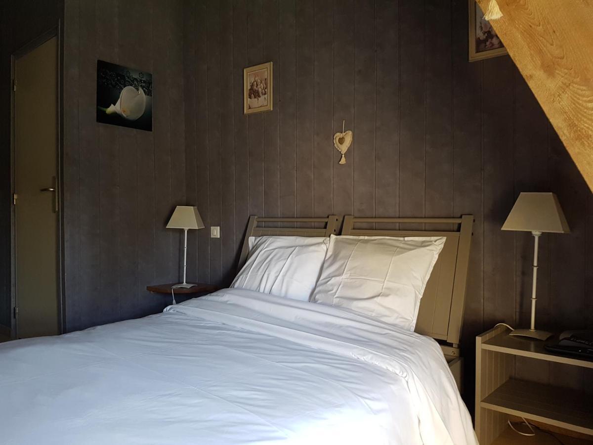 Hotel Logis Relais Des Caillères Saint Pavace Esterno foto