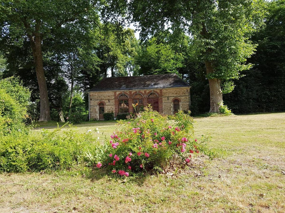 Hotel Logis Relais Des Caillères Saint Pavace Esterno foto
